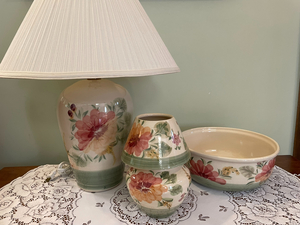 Floral lamp, bowl and candle topper