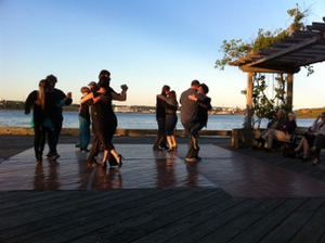 102 - Argentine Tango Lesson with Tangonova