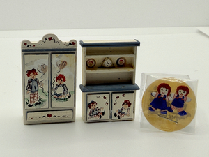 1/4" Raggedy Furniture