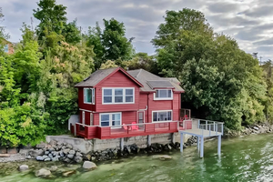 Waterfront Whidbey Island 2-Night Getaway