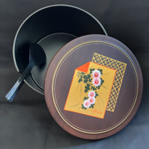134 Rice Container with Cover and Paddle