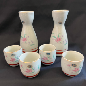138 Sake Flasks and Cups