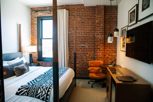Crossroads Hotel: One Night Stay