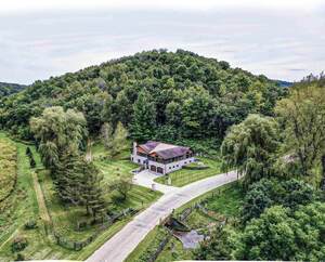 Trout House 3-night Rental in the Driftless
