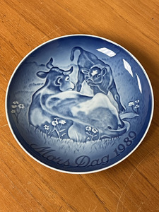 #137 B&G Morsdag Plate - 1989 (Cow)