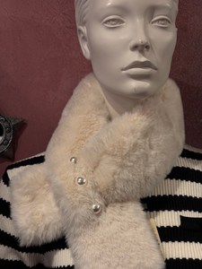 025   Frou-Frou scarf and hair broach