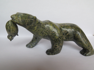 016   Inuit carving Hunting Bear with Seal