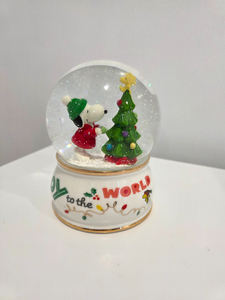Snoopy Christmas Snow Globe