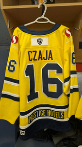 #16 Oliver Czaja