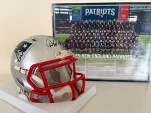 NE PATRIOTS AUTOGRAPHED MINI HELMET & TEAM PHOTO