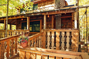 Luxury Treehouse Getaway
