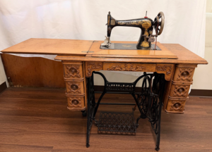 Antique Singer Treadle working sewing machine