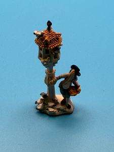 1:12 Scale Goebel "Farmer with Doves"