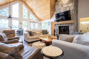 Autumn Escape: Luxury Lakeside Weekend for 8
