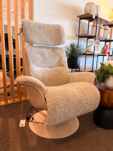 Large Sheep Recliner