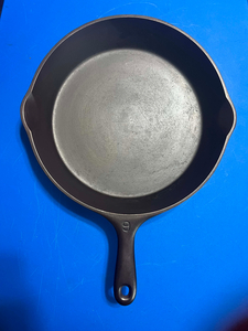 082 - Wagner #9 Long Life Skillet