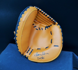 Geena Davis signed Catcher's Glove