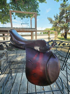 Kincade Close Contact Saddle