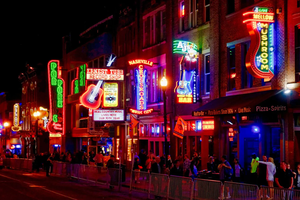 EXCLUSIVE PACKAGE: BACKSTAGE NASHVILLE