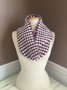 Crimson and white houndstooth s300