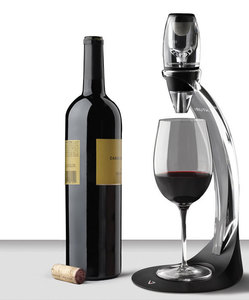 Wine Aerator and Stemless Wine Glasses