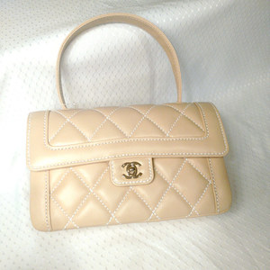 Chanel quilted beige purse s300