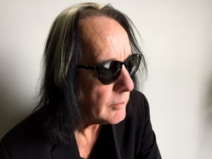 Toddglasses1 s300