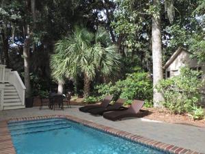 Pool seating area s300