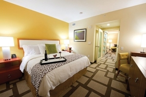 Embassy suites 1 3caf7845 ec92 af0b b20af1eaf7b6f5c6 s300