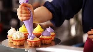 Cupcake decorating s300