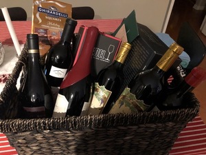 501 Wine and Dine Basket! SQ3