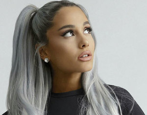 Ariana grande sweetner slide 4fdf654a13 s300