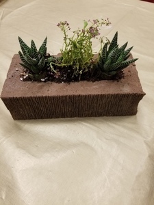 Brick planter s300