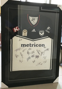 Melbourne Victory signed jersey (framed)