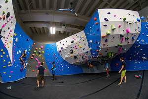 EARTH TREKS CLIMBING CENTER