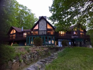 2-night Getaway at a private pond in Charlton, MA