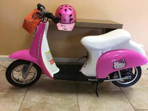 HELLO KITTY RAZOR POCKET MOD ELECTRIC SCOOTER