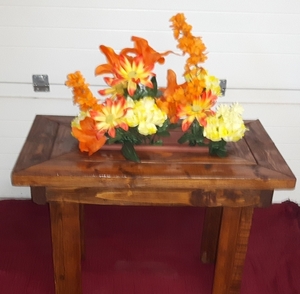 Lot#085  Deck Table with Planter