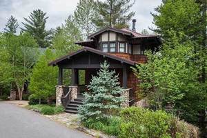 One Week Stay at Tranquility Treehouse