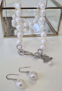 Bowerhaus Pearl Necklace and Pearl Earrings