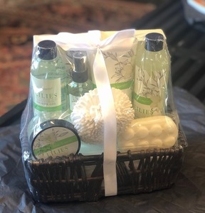 Lotus Luxurious Spa Set w/ $100 Gift Card