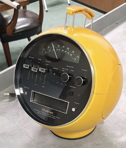 Rare Yellow Weltron 2001 8-track stereo