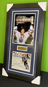 Wayne Gretzky Autographed Display