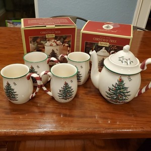 Spode Christmas Tree Peppermint Teapot and 4 Mugs