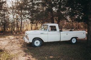 White Truck Wonder & Photo Session