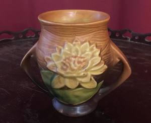 Roseville Water Lily Vase