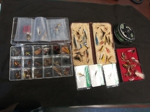 Fly Fishing LOT of Flies & Pflueger Reel