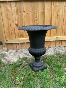 Lot 159 Classic Black Wrought Iron Garden Urn