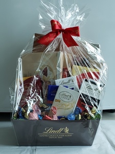 Lindt Chocolate Lovers Gift Basket