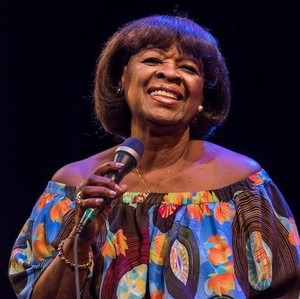 2. Irma Thomas Hosts Dinner for Four